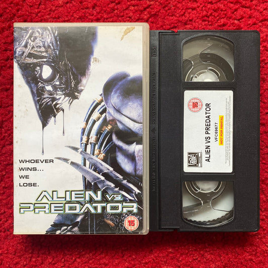 Alien Vs Predator VHS Video (2004) 26681S